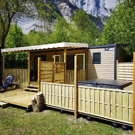 Camping Le Colporteur Otel Le Bourg-dʼOisans Dış mekan fotoğraf
