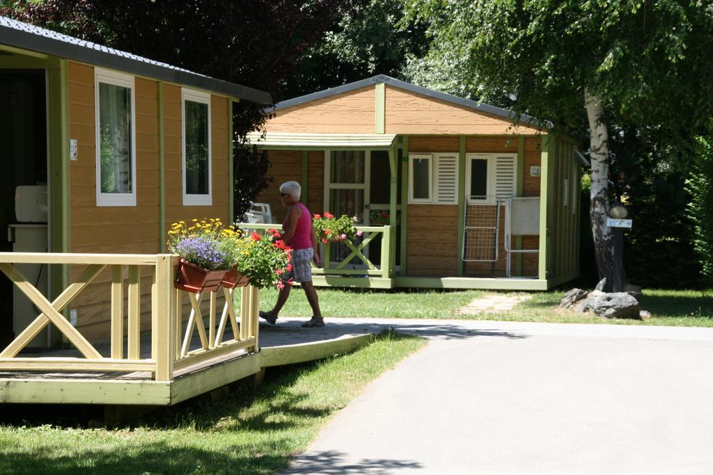 Camping Le Colporteur Otel Le Bourg-dʼOisans Dış mekan fotoğraf